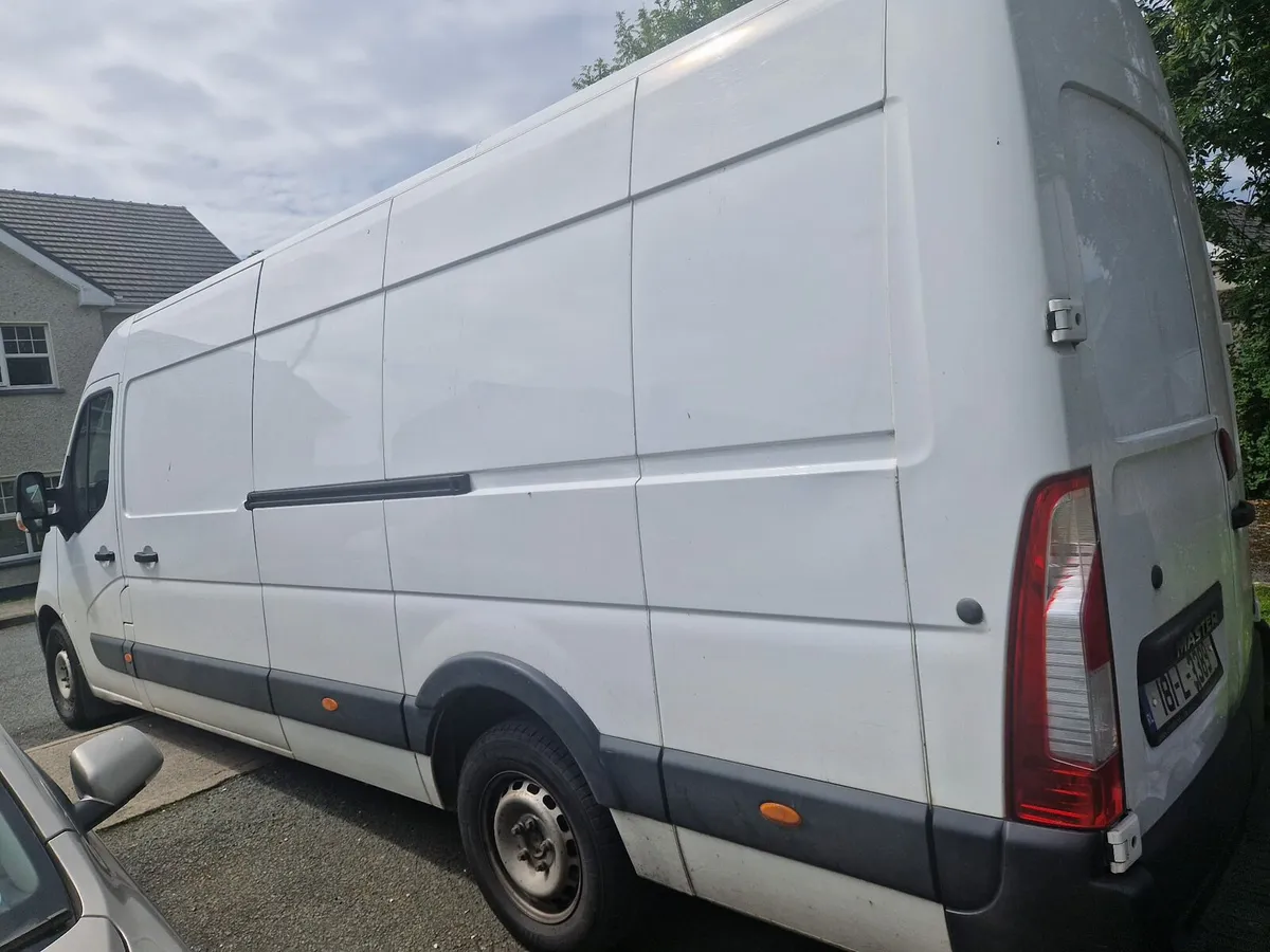 LWB Renault Master Van - Image 2