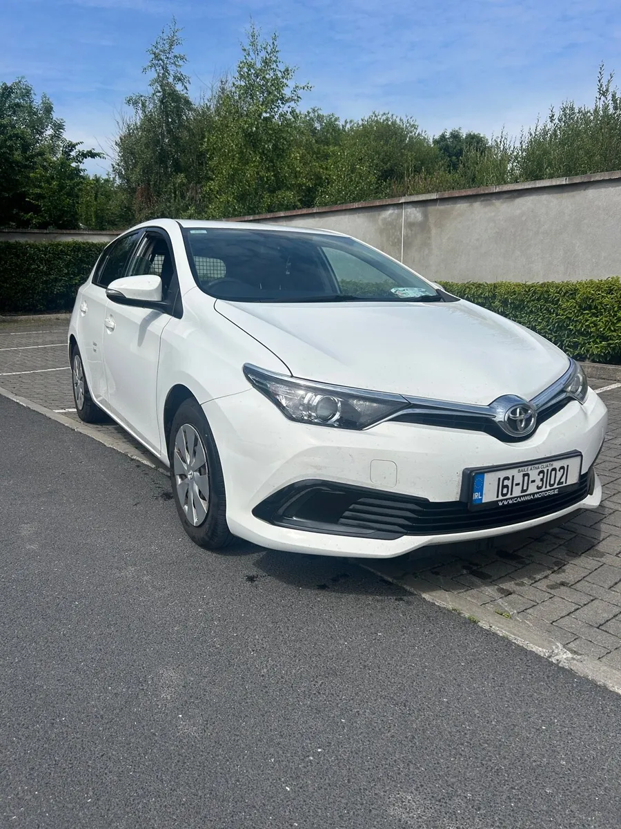 Toyota Auris - Image 1