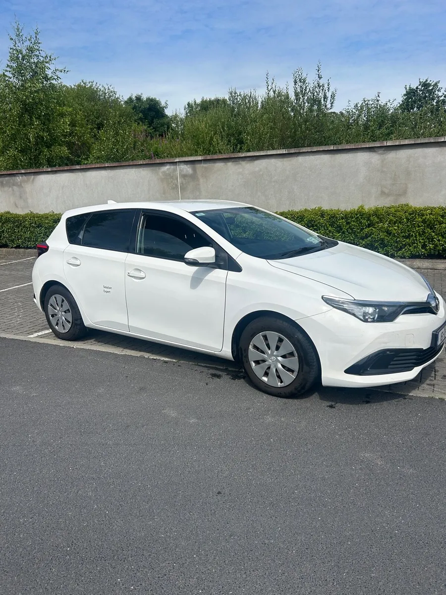 Toyota Auris - Image 2