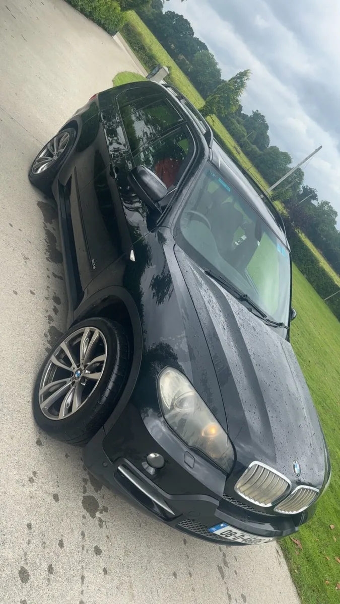 BMW x5 crew cab tax €333 - Image 1
