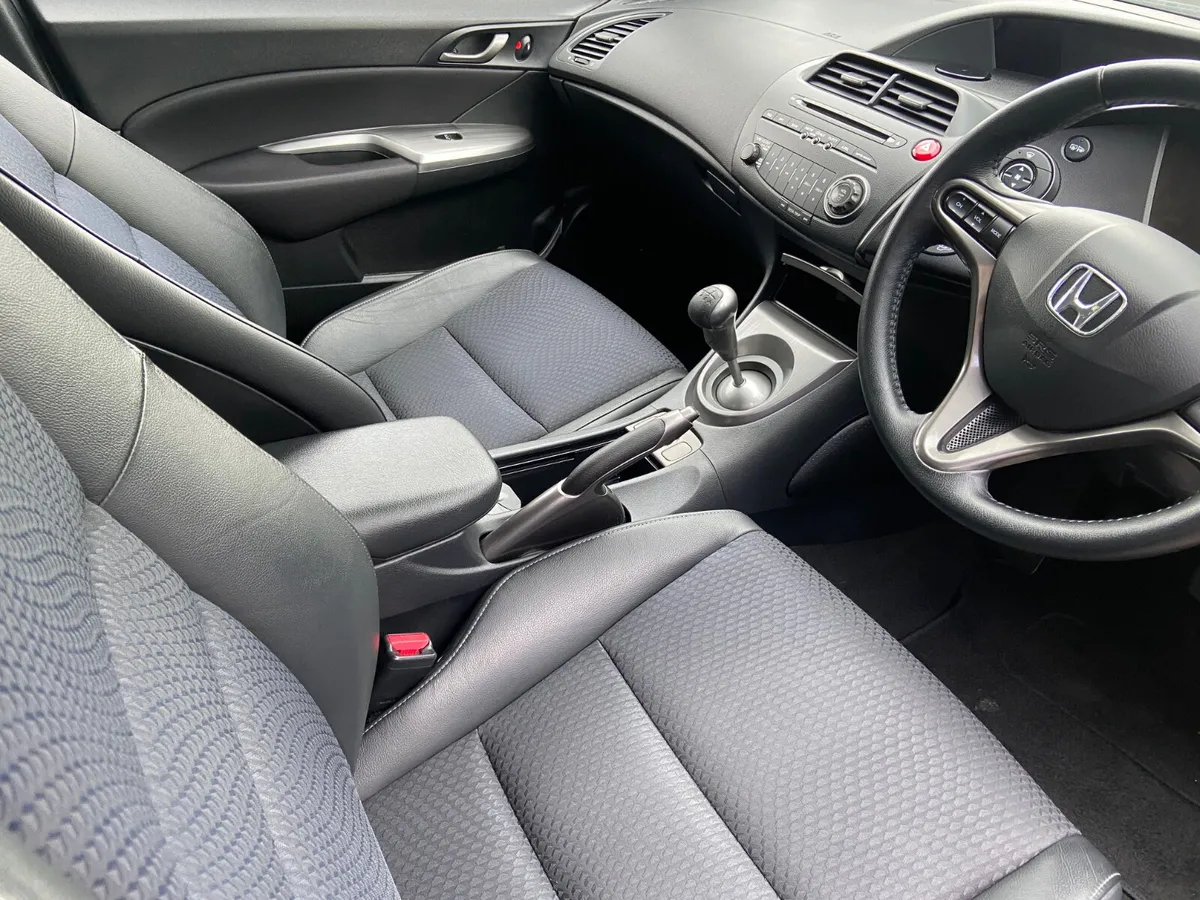 2010 HONDA CIVIC 1.4 VTEC NEW NCT 04/26 - Image 3