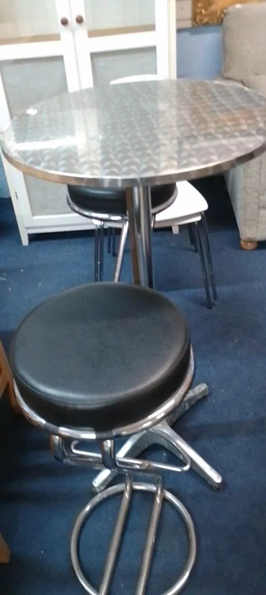 Modern Aluminium Two Seat Bar Set - Image 1