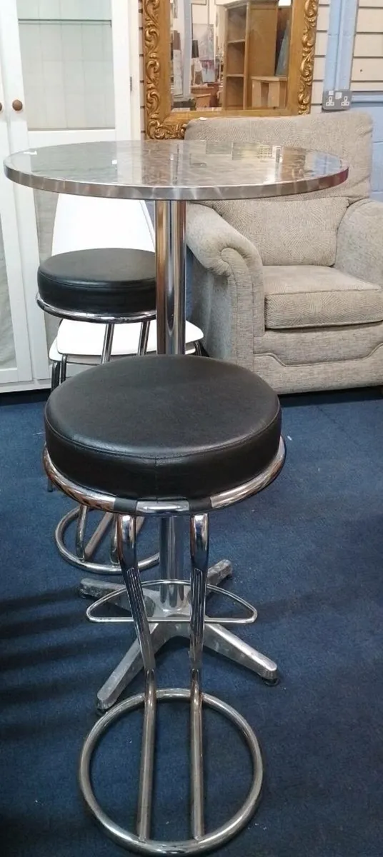 Modern Aluminium Two Seat Bar Set - Image 2