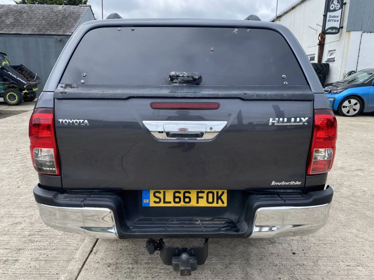 2016 Toyota Hilux Invincible 2.4 D-4D Manual - Image 4