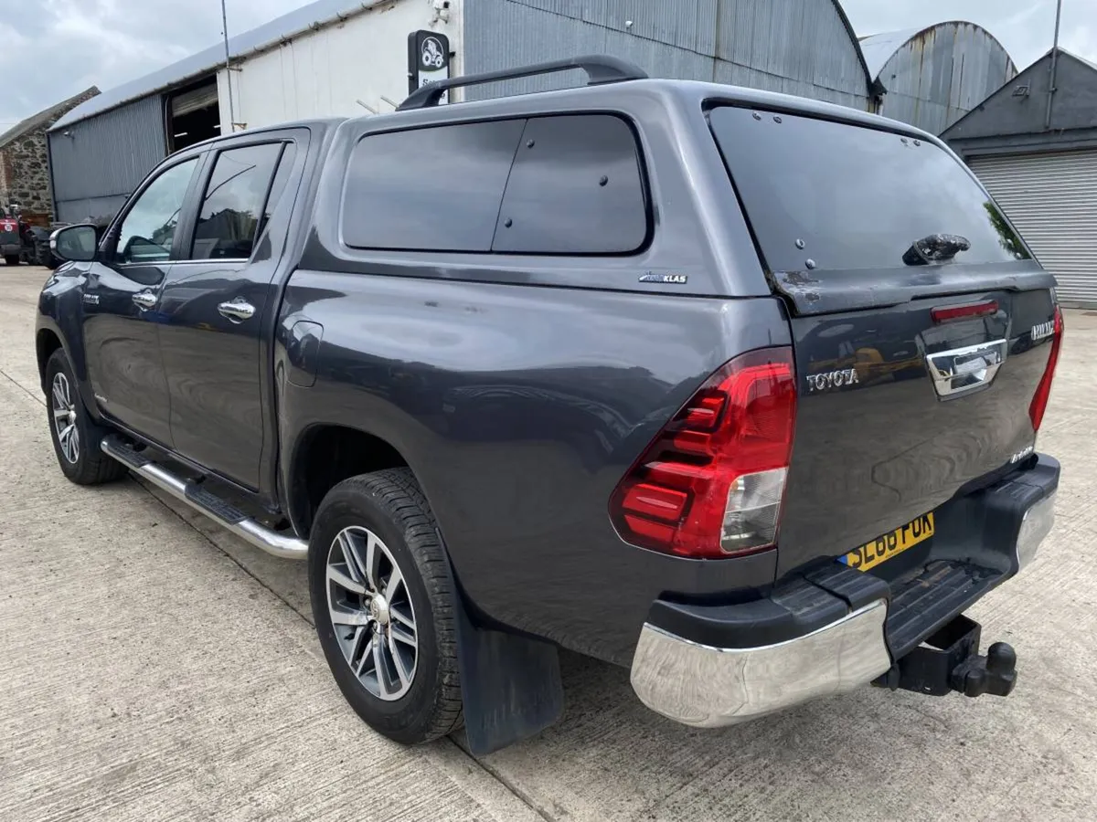 2016 Toyota Hilux Invincible 2.4 D-4D Manual - Image 3
