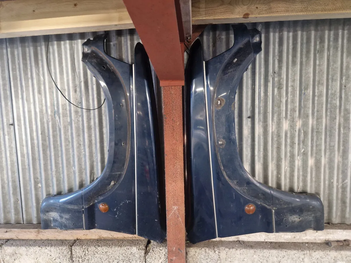 Mitsubishi Pajero Mk2 Parts - Image 4