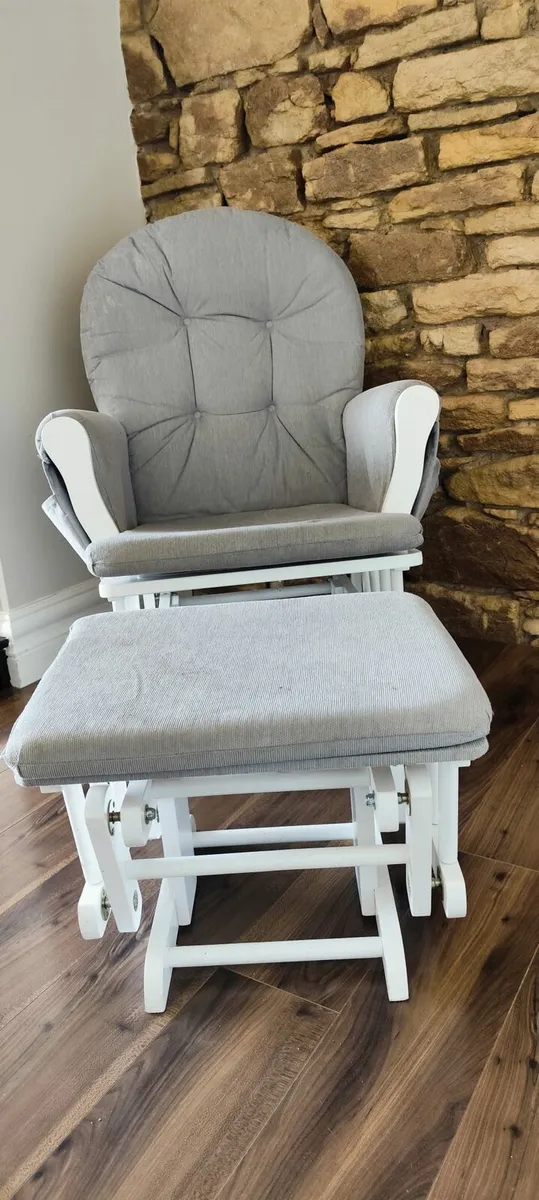 Nursing chair - Image 2