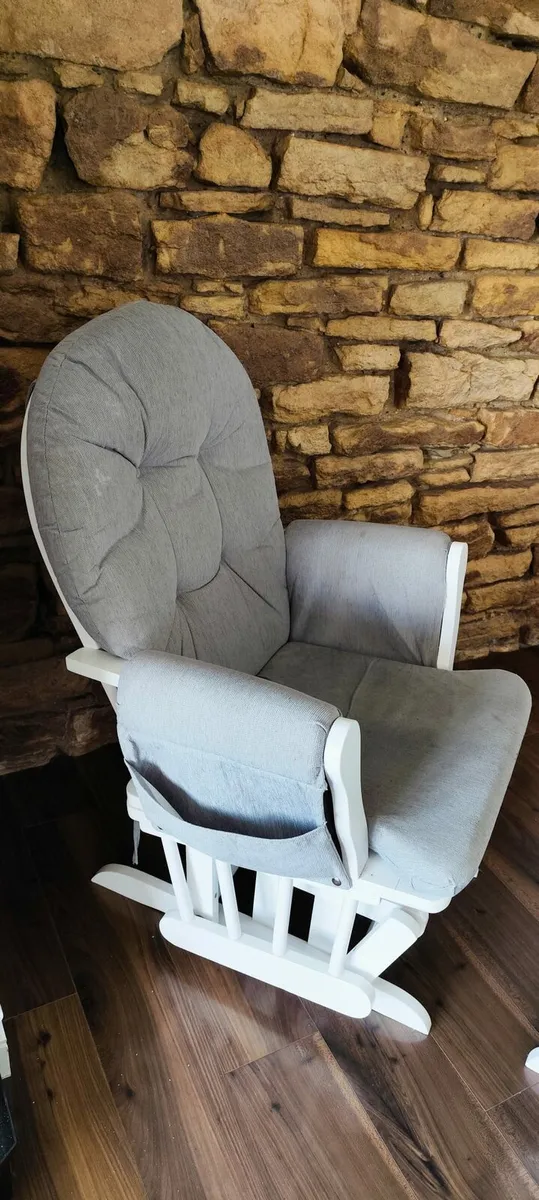 Nursing chair - Image 3