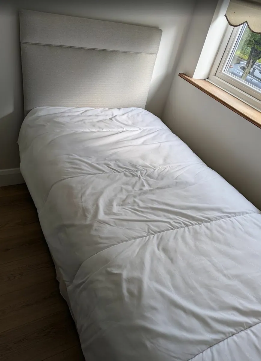 Single Bed with New Headboard and Duvet - Image 3