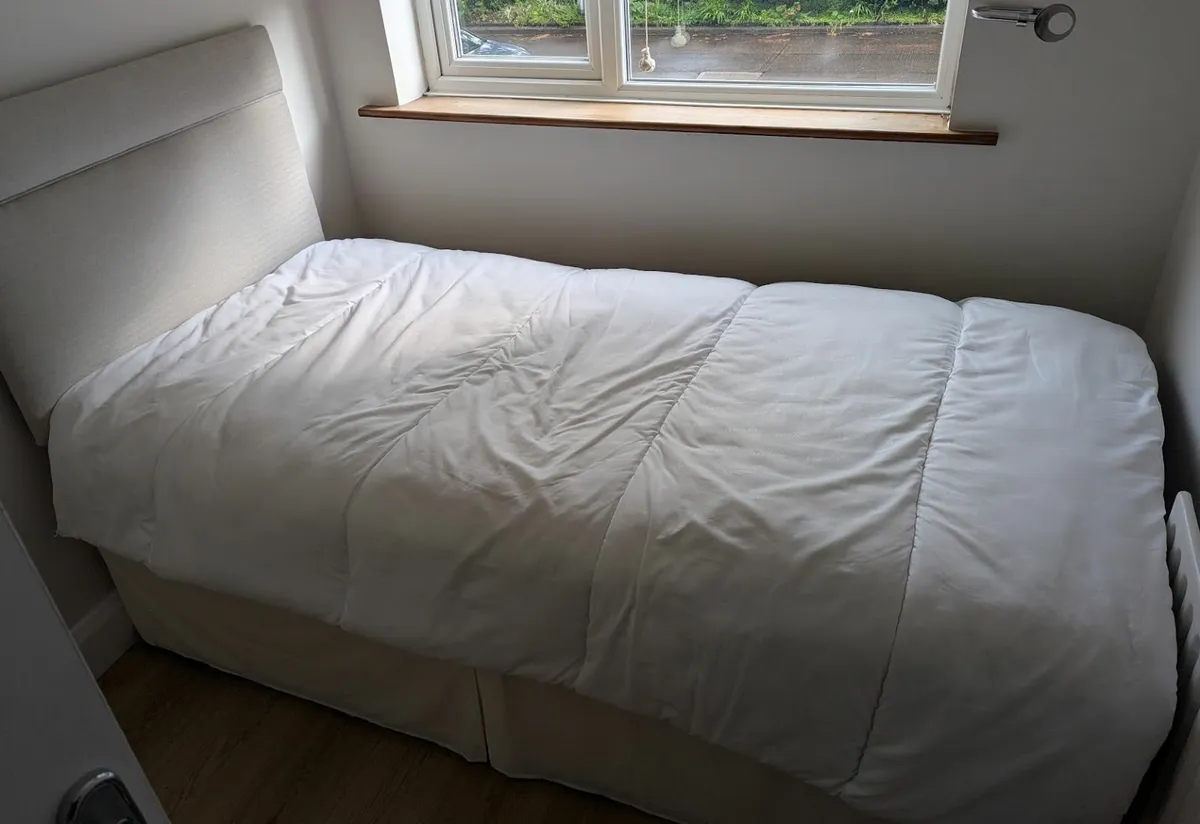 Single Bed with New Headboard and Duvet - Image 1