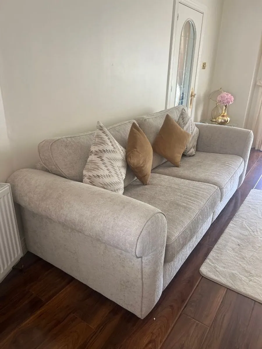 4 Seater Sofa - Image 2