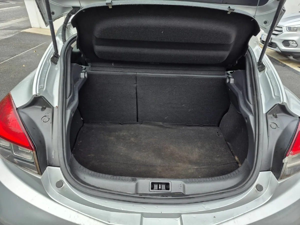 Renault Megane 2011 - Image 2