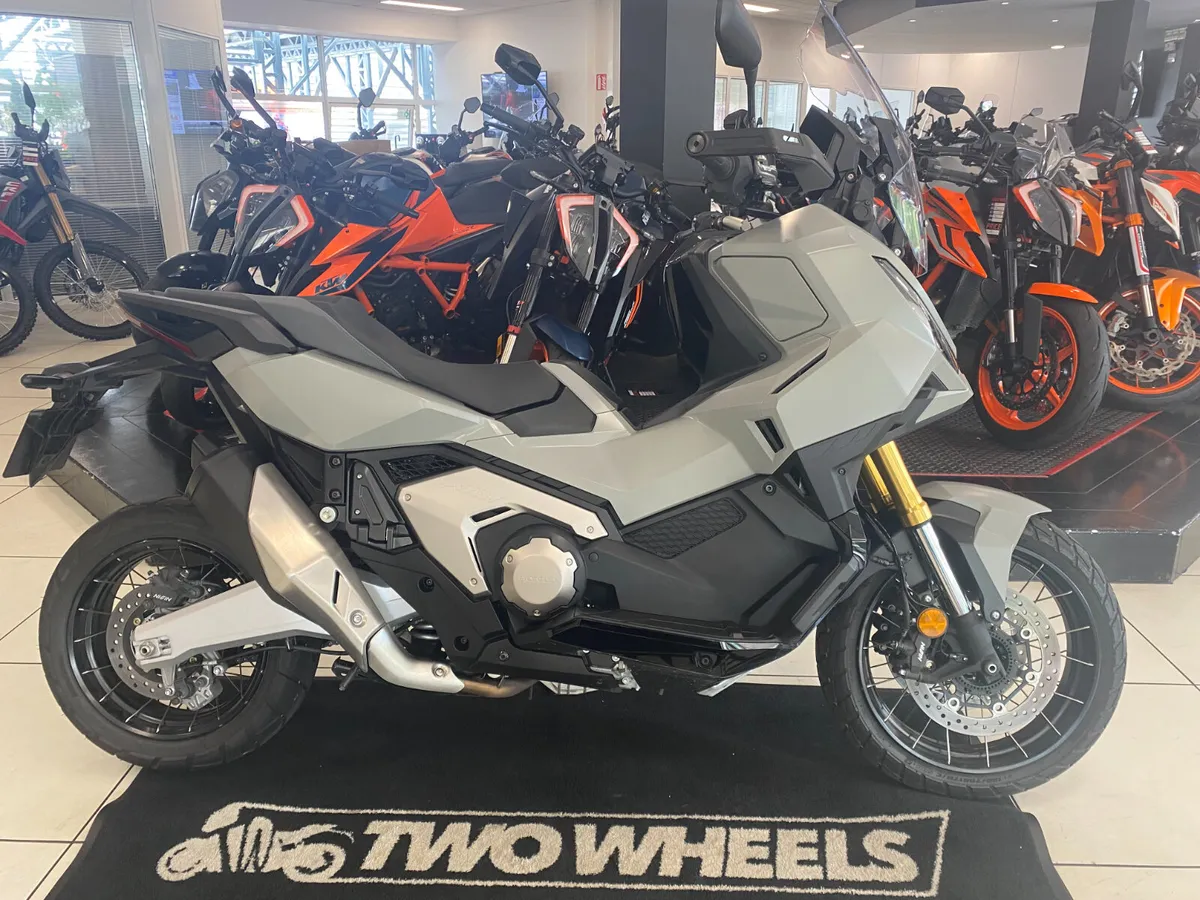 Honda ADV 750 Ex Demo - Image 1