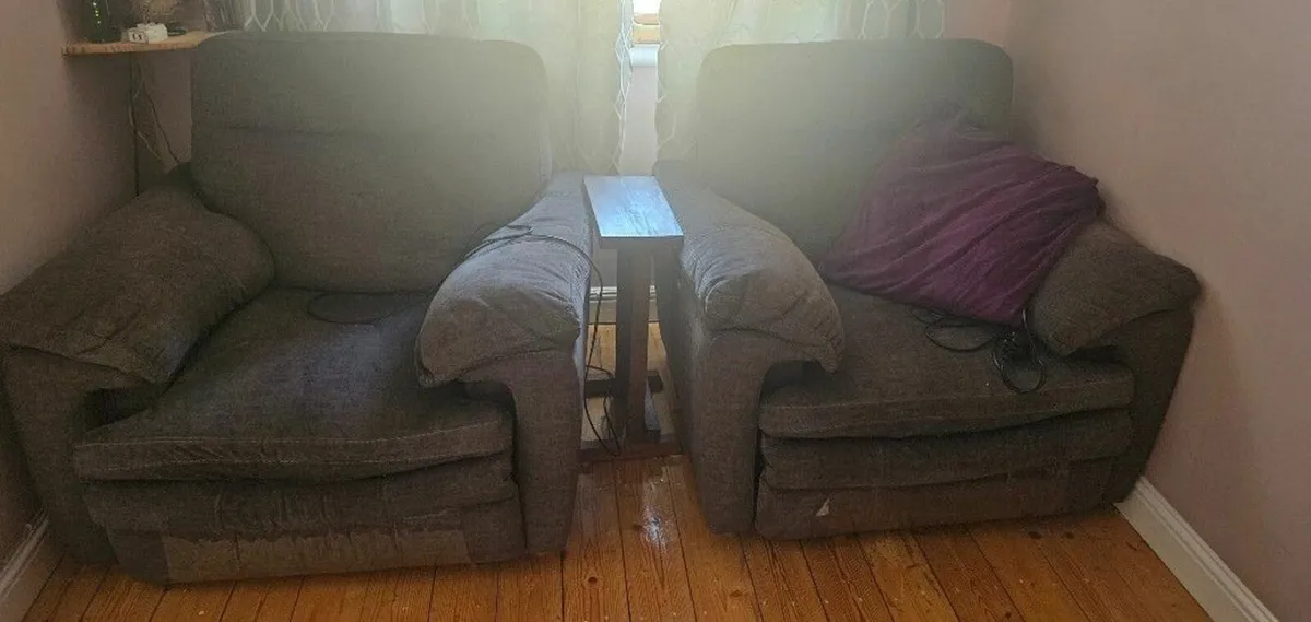 Electric recliner - Image 1