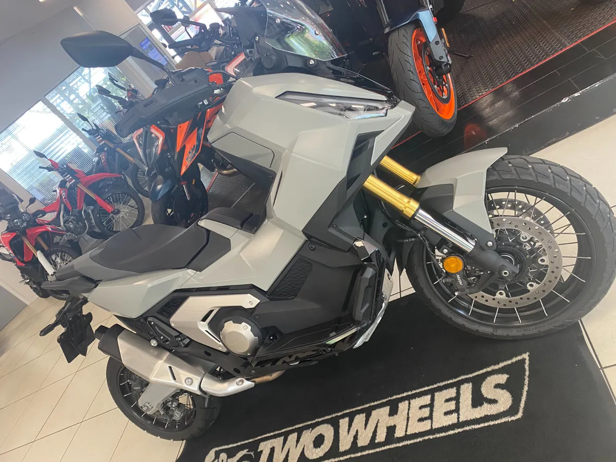 Honda ADV 750 Ex Demo - Image 2