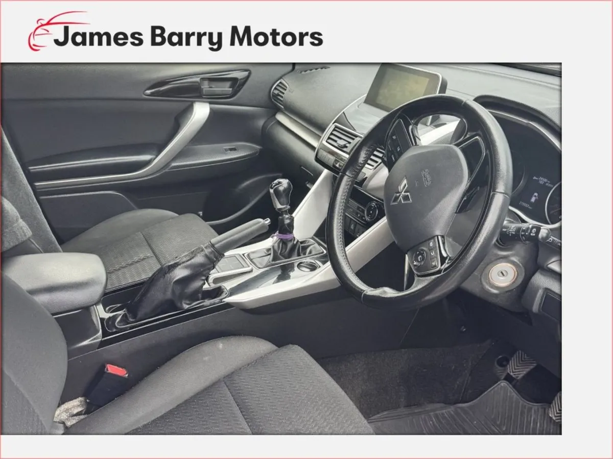 Nissan QASHQAI Mitsibishi Eclipse Cross - Image 2