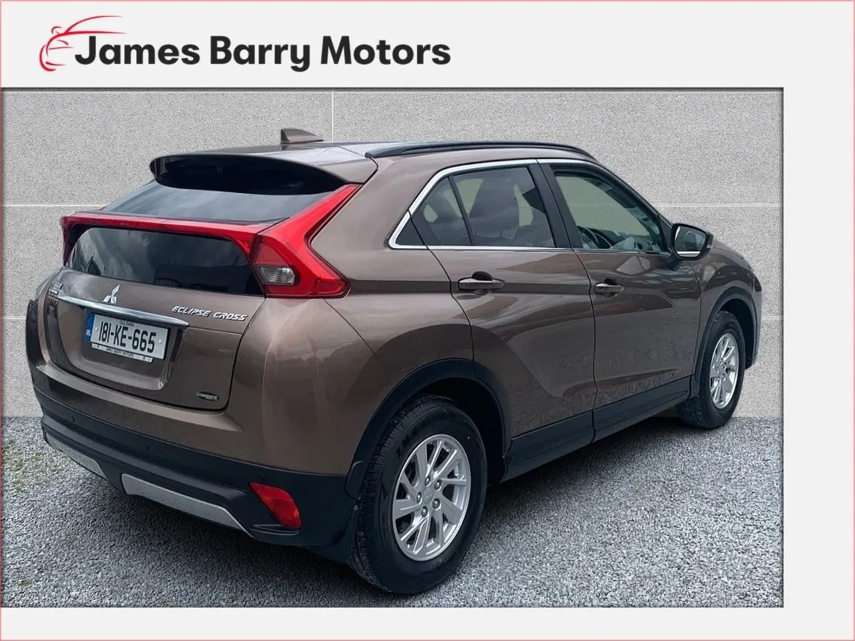 Mitsubishi ECLIPSE CROSS 1.5 Petrol 6MT Invite 2W - Image 4