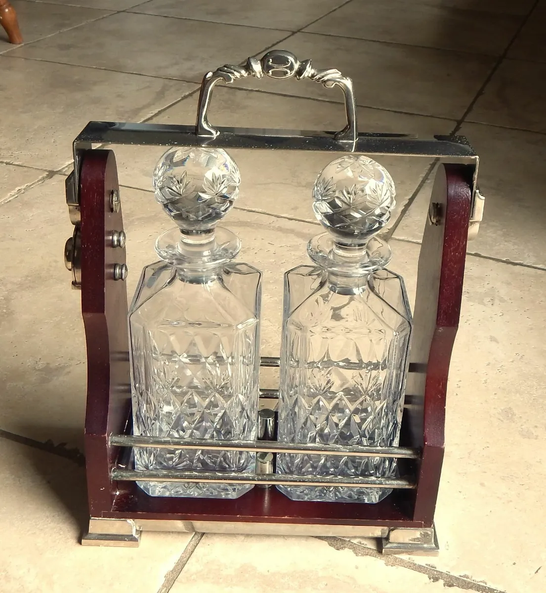 Twin Crystal Decanter Tantalus in Wood Case - Image 4