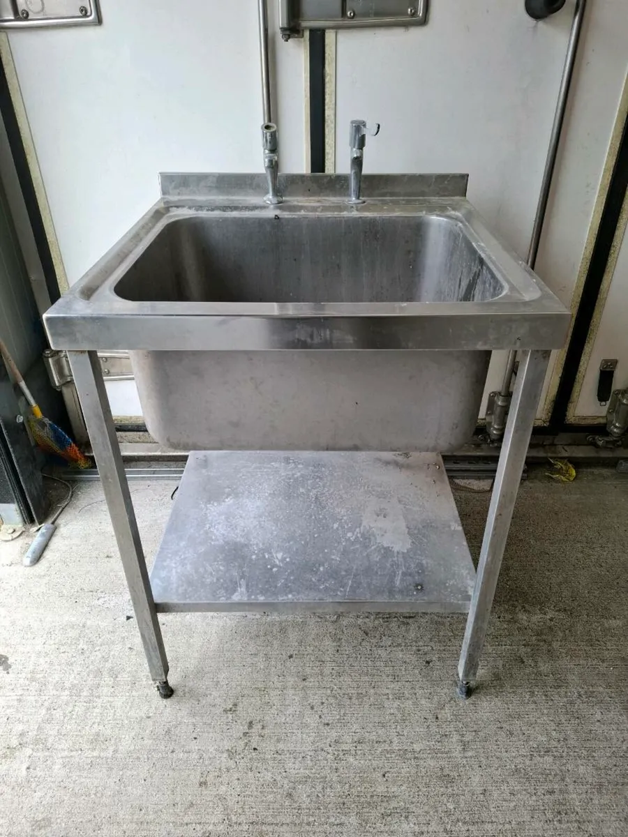 Stainless steel sink - Image 1