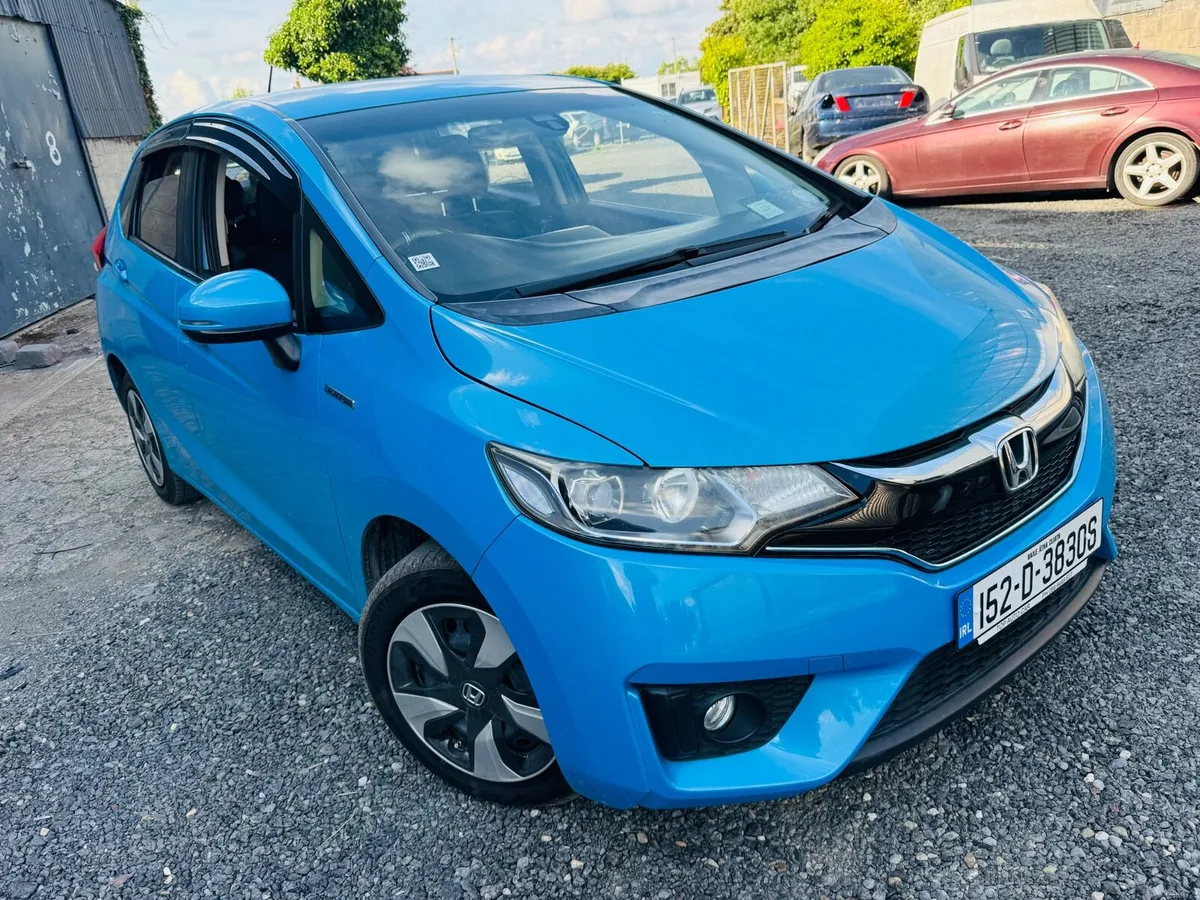 Honda Fit Automatic Hybrid in immaculate Condition - Image 2