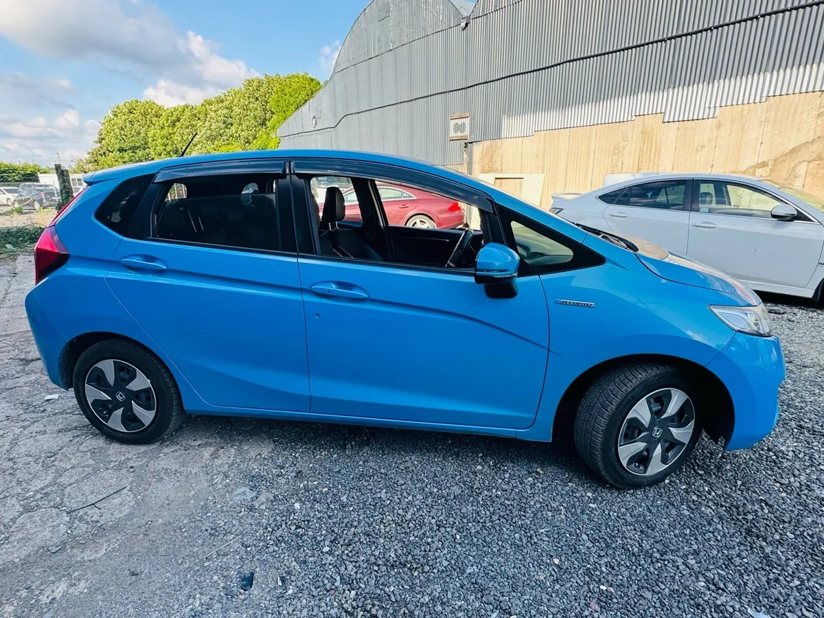 Honda Fit Automatic Hybrid in immaculate Condition - Image 3