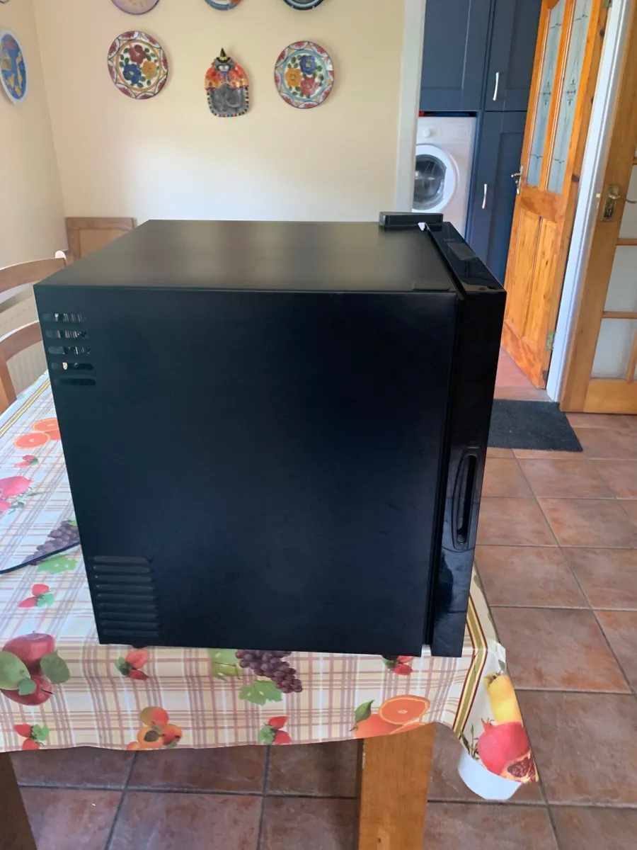 Drinks fridge - Image 2