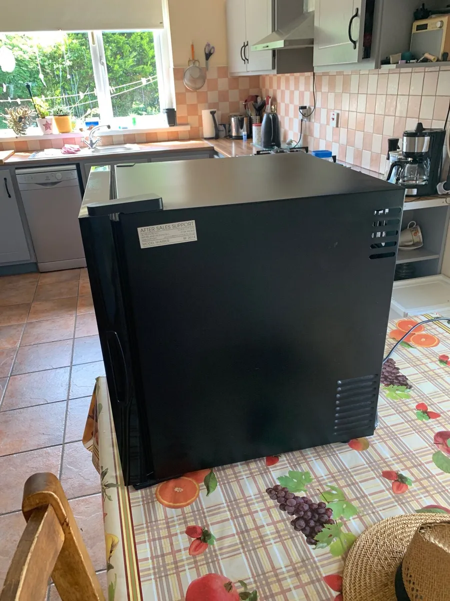 Drinks fridge - Image 3