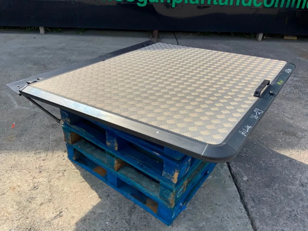 TOYOTA HILUX MOUNTAIN TOP LOAD COVER......441. - Image 1