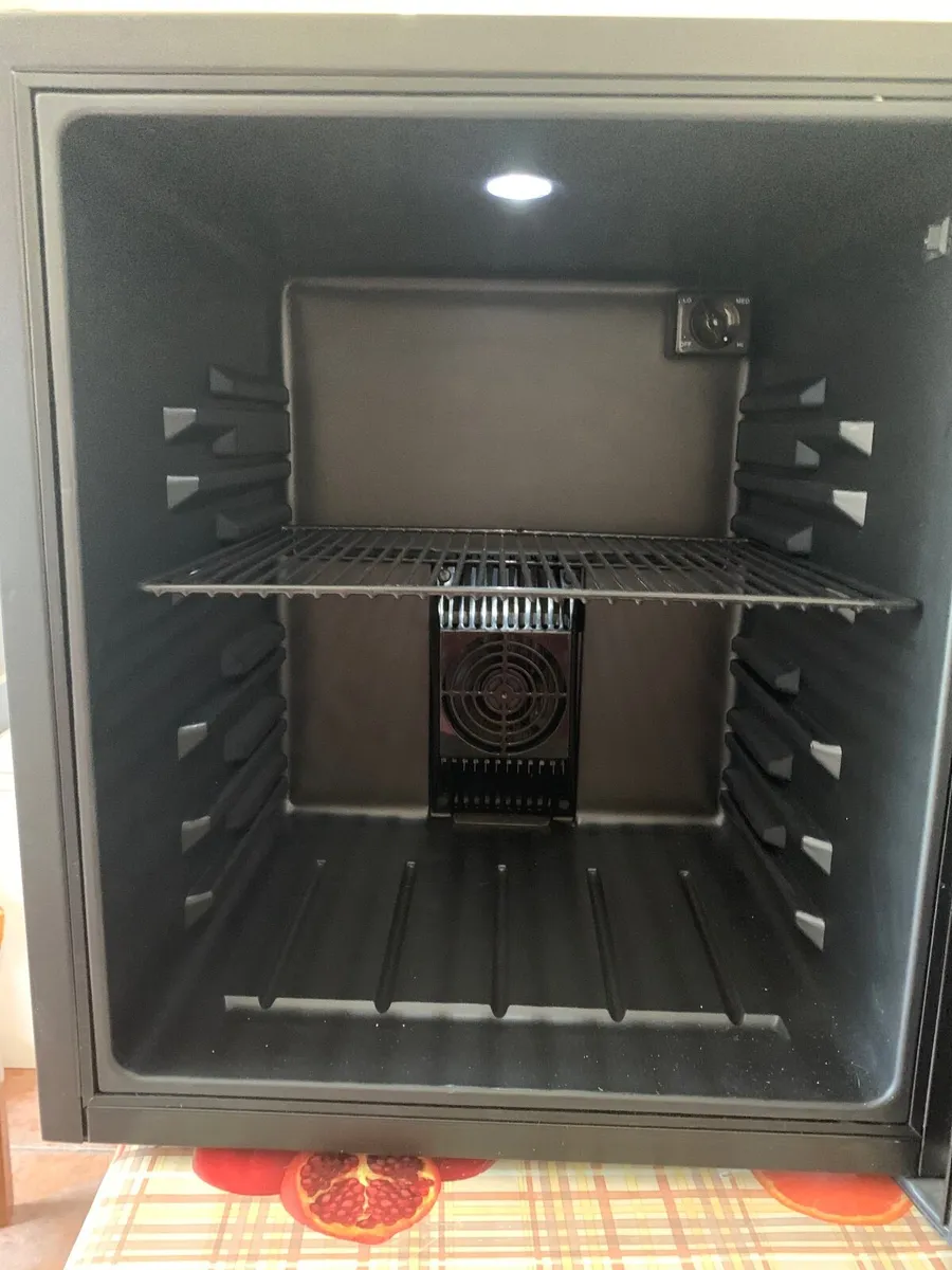 Drinks fridge - Image 4