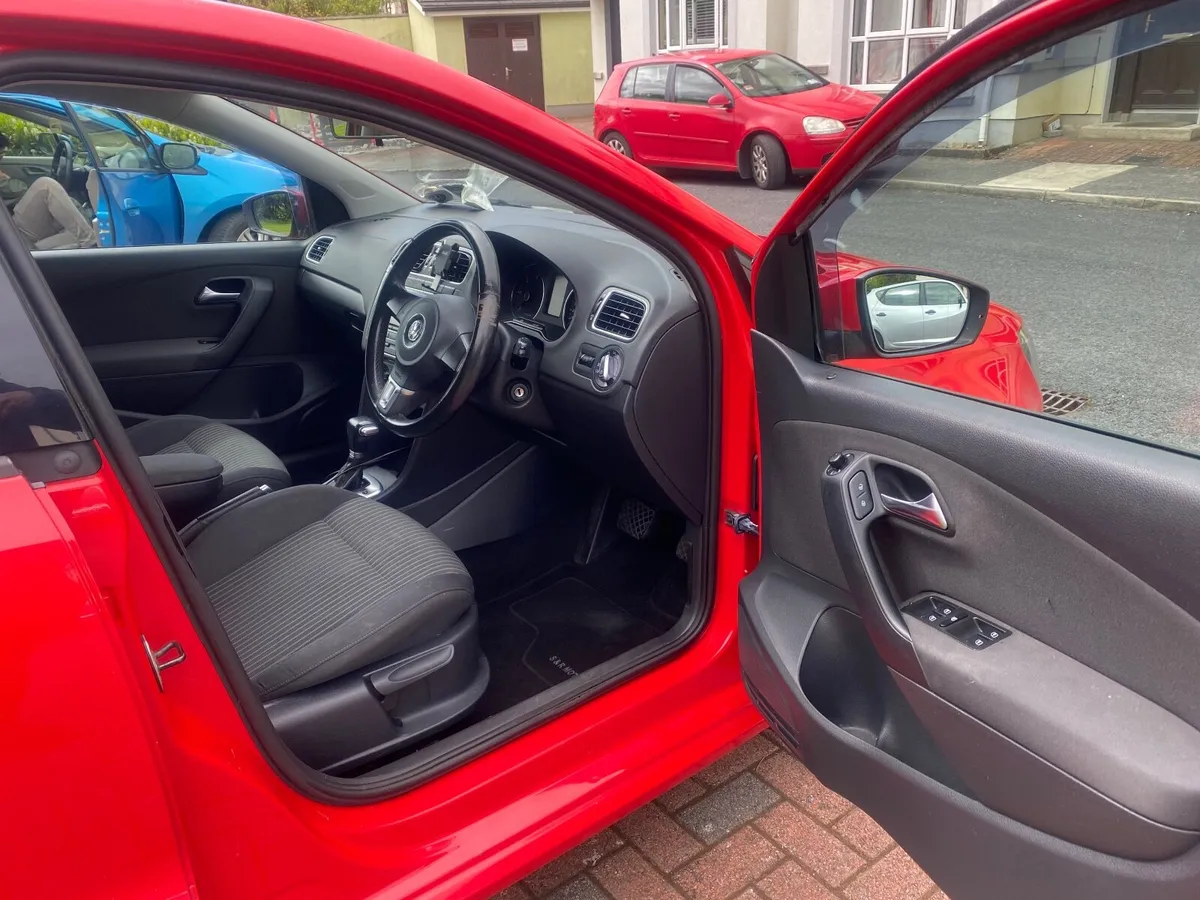 Volkswagen Polo 2010 - Image 2