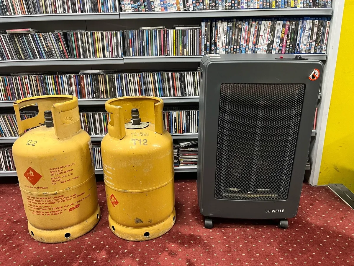 DeVielle Gas Heater + 2 Gas Tanks - Image 1