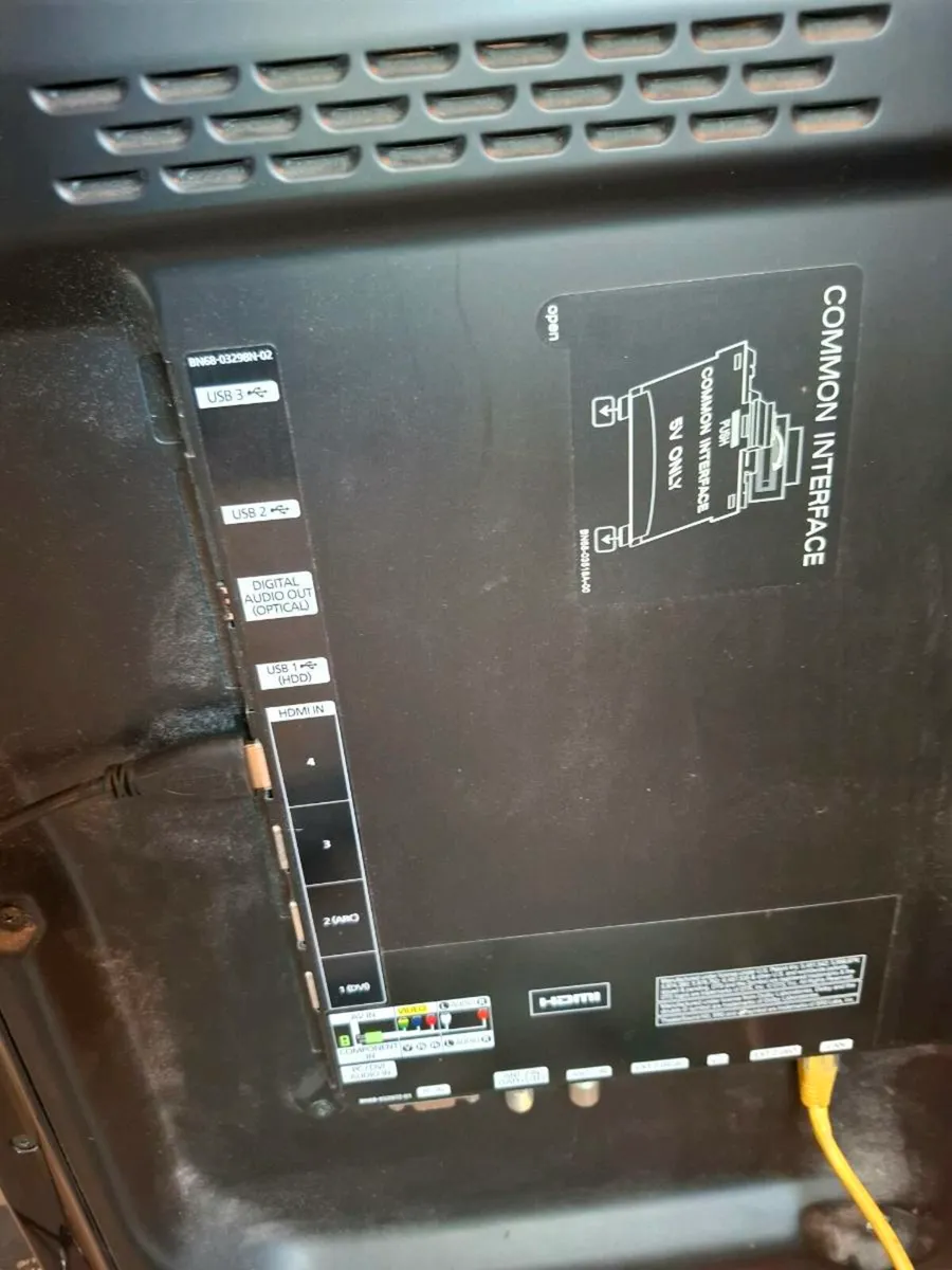 46 INCH SMART TV - Image 2