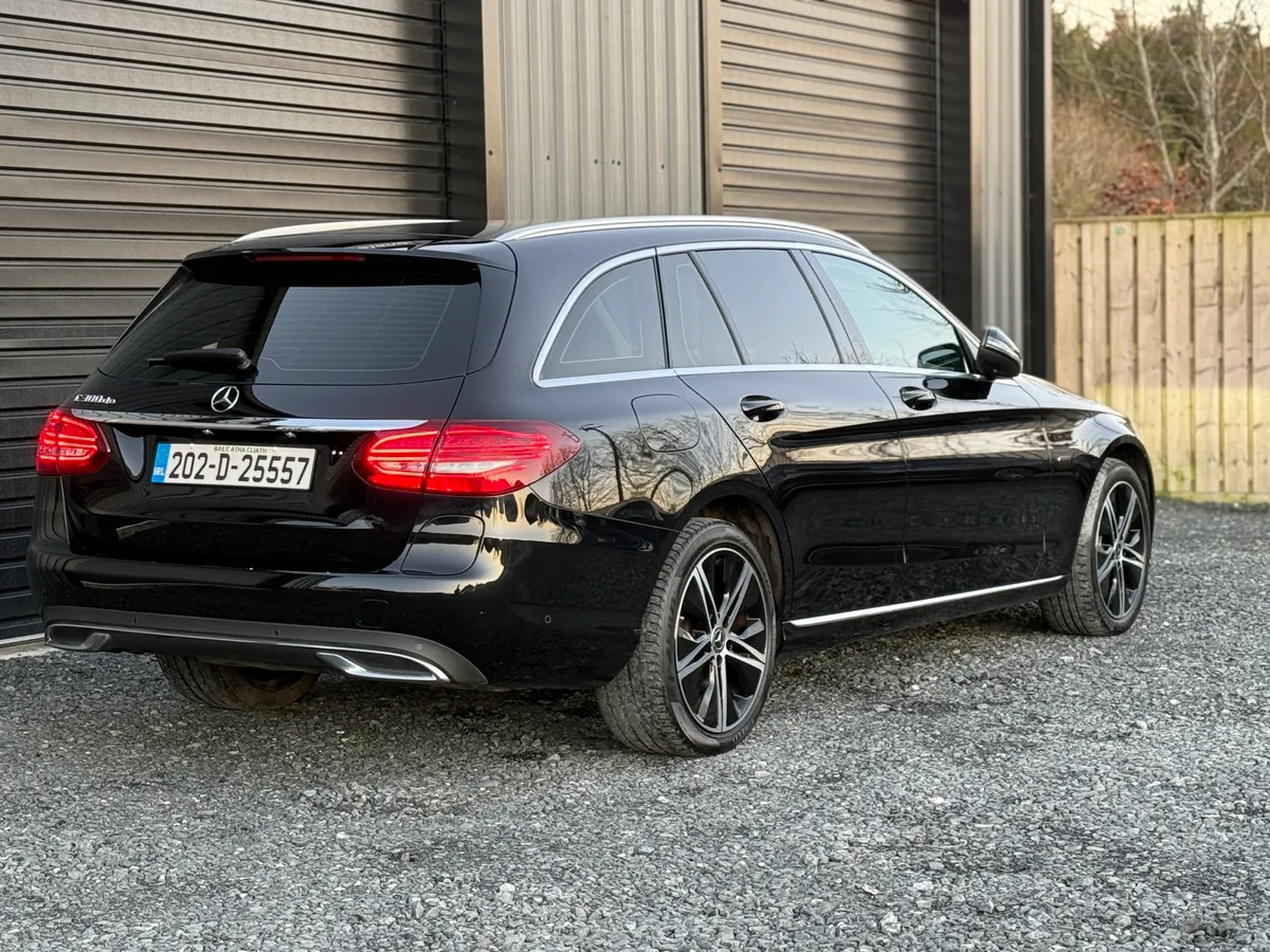 202 Mercedes C300 DE Plug In Hybrid Diesel - Image 3