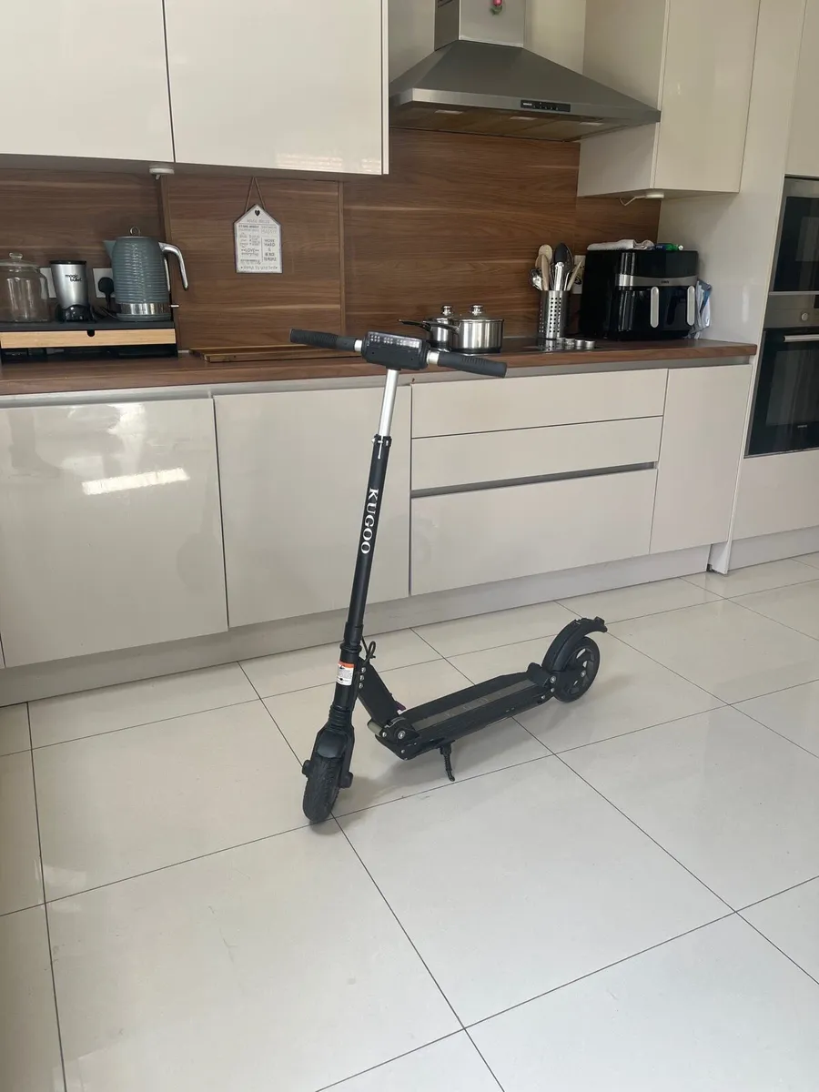 Kugoo e-scooter - Image 1