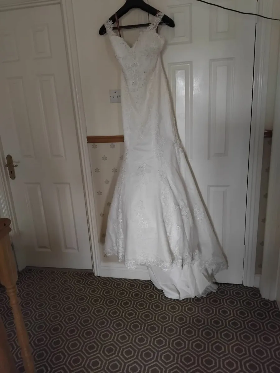 Wedding dress - Image 1