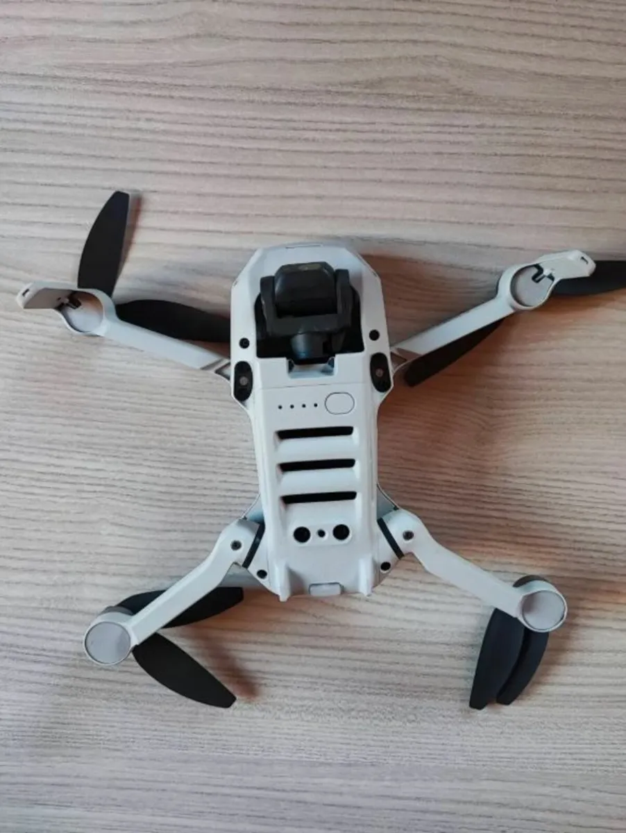DJI Mini 2 Fly More Combo - Image 2