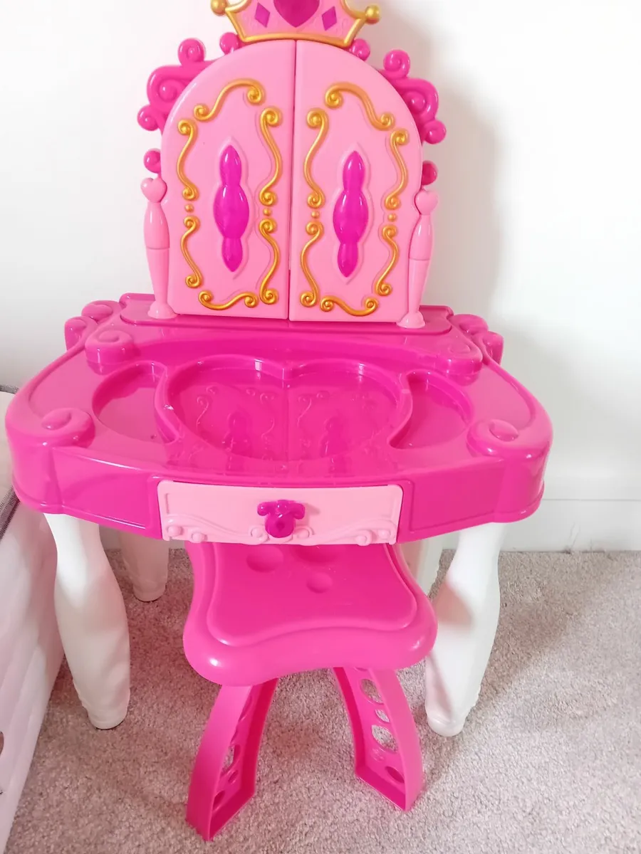 Make up table - Image 1