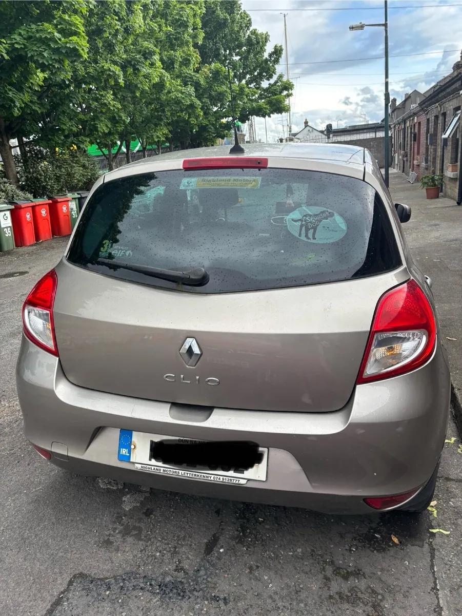 Renault Clio 2010 - Image 1