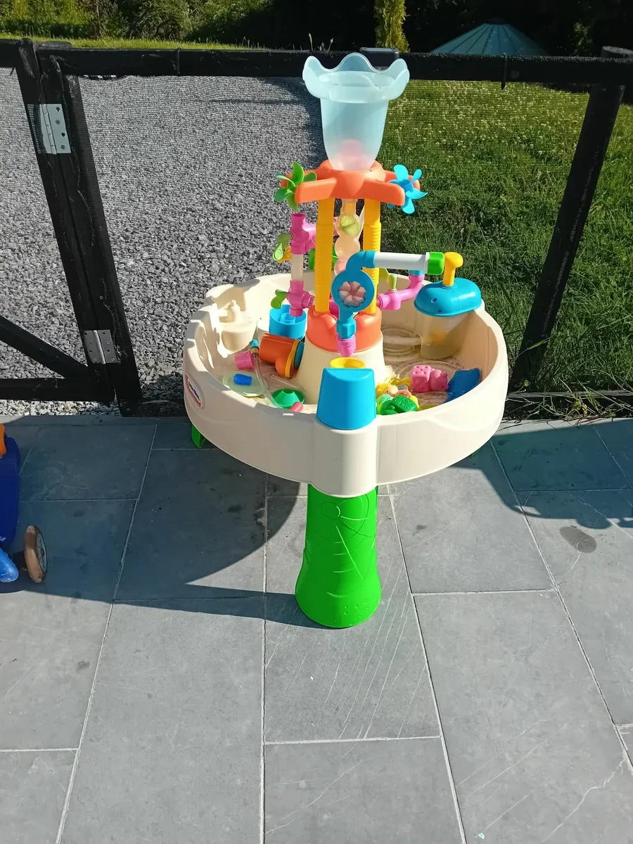 Water table - Image 1
