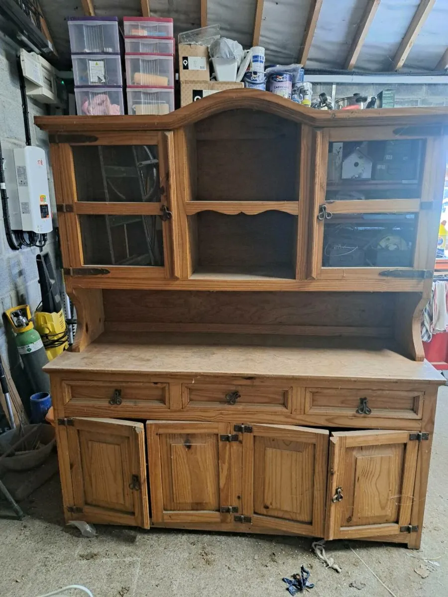 Pine dresser