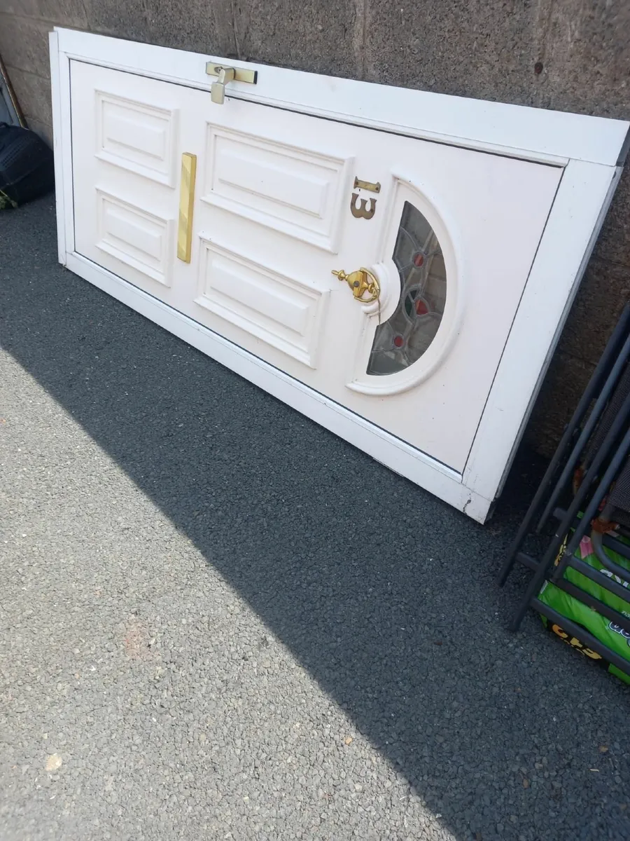 Fridge, TV and front door - Image 2