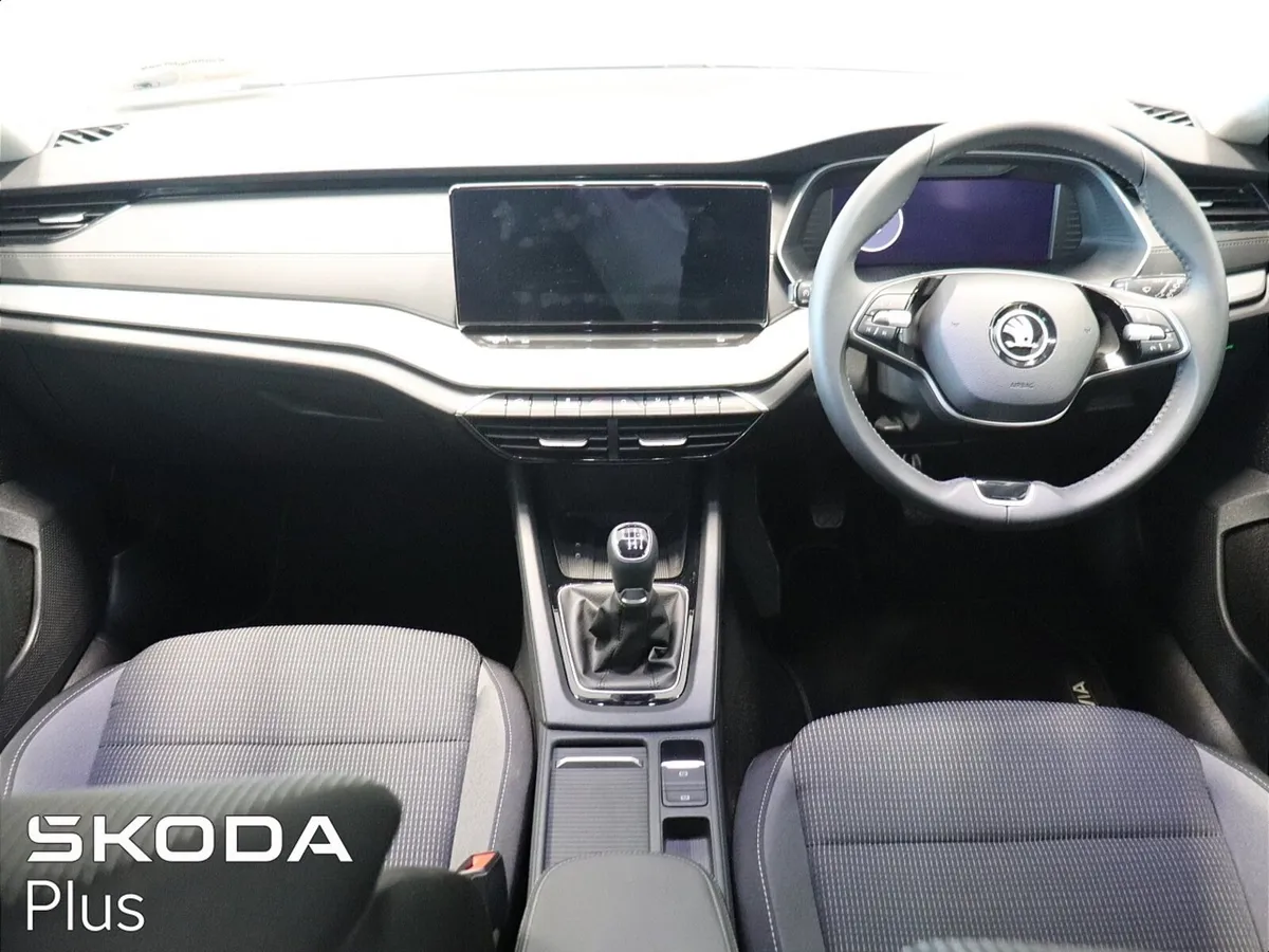 Skoda Octavia 2025 - Image 2