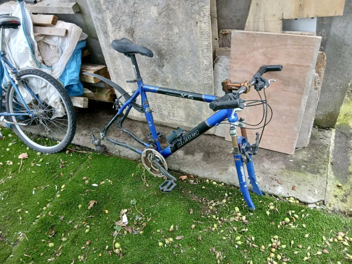 Gents hybrid bicycle - Image 1