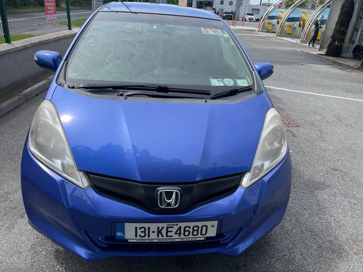 Honda Fit 2013 - Image 2
