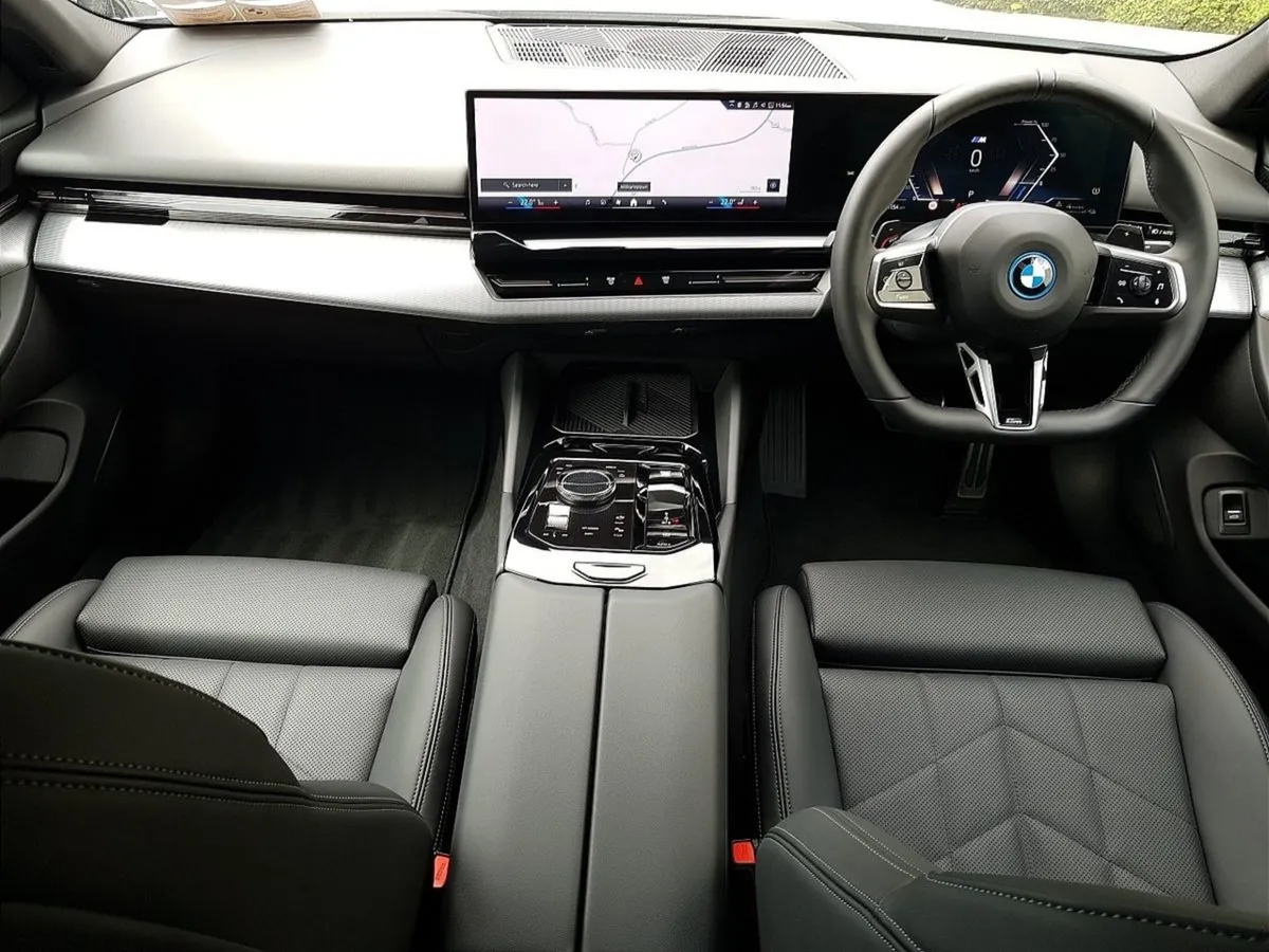 BMW 5 Series 530e M Sport - Image 4