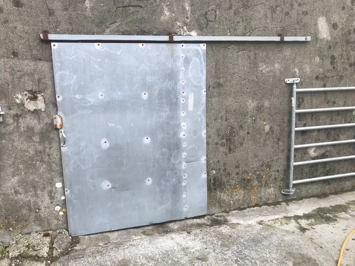Sliding doors galvanised - Image 1