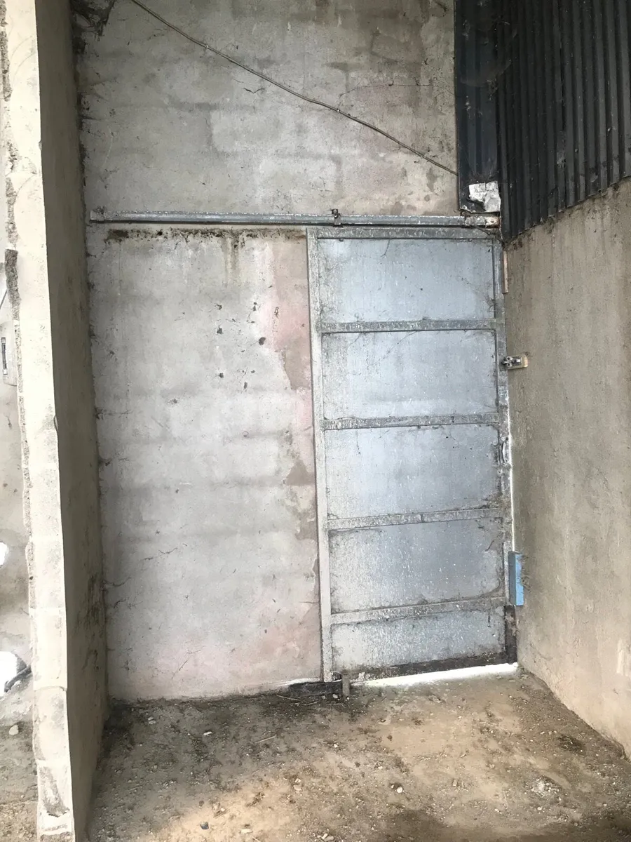 Sliding doors galvanised - Image 4