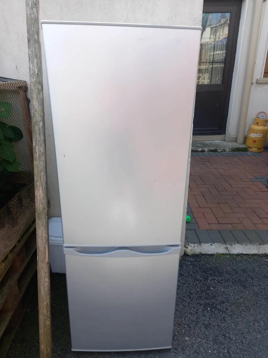 Fridge, TV and front door - Image 4