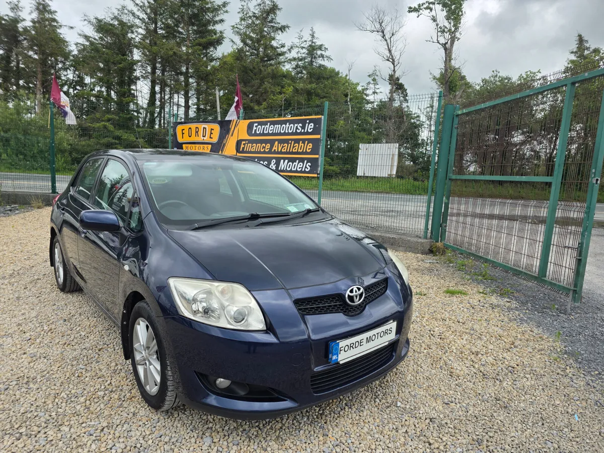 Toyota Auris 2009 - Image 1