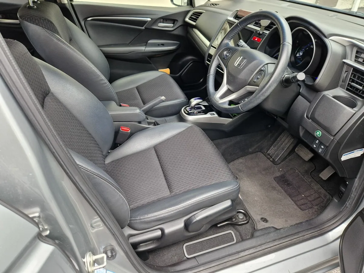 2015 Honda Fit Hybrid - Image 3